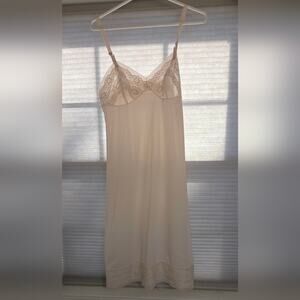 Vintage Vanity Fair Cream Nylon Lace Trim Slip